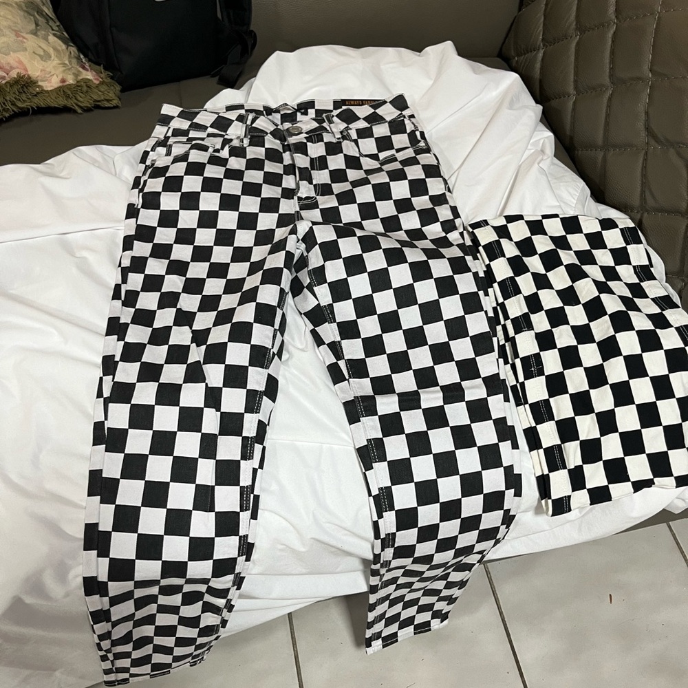 Checkered Black and White top - Picture 5 of 6